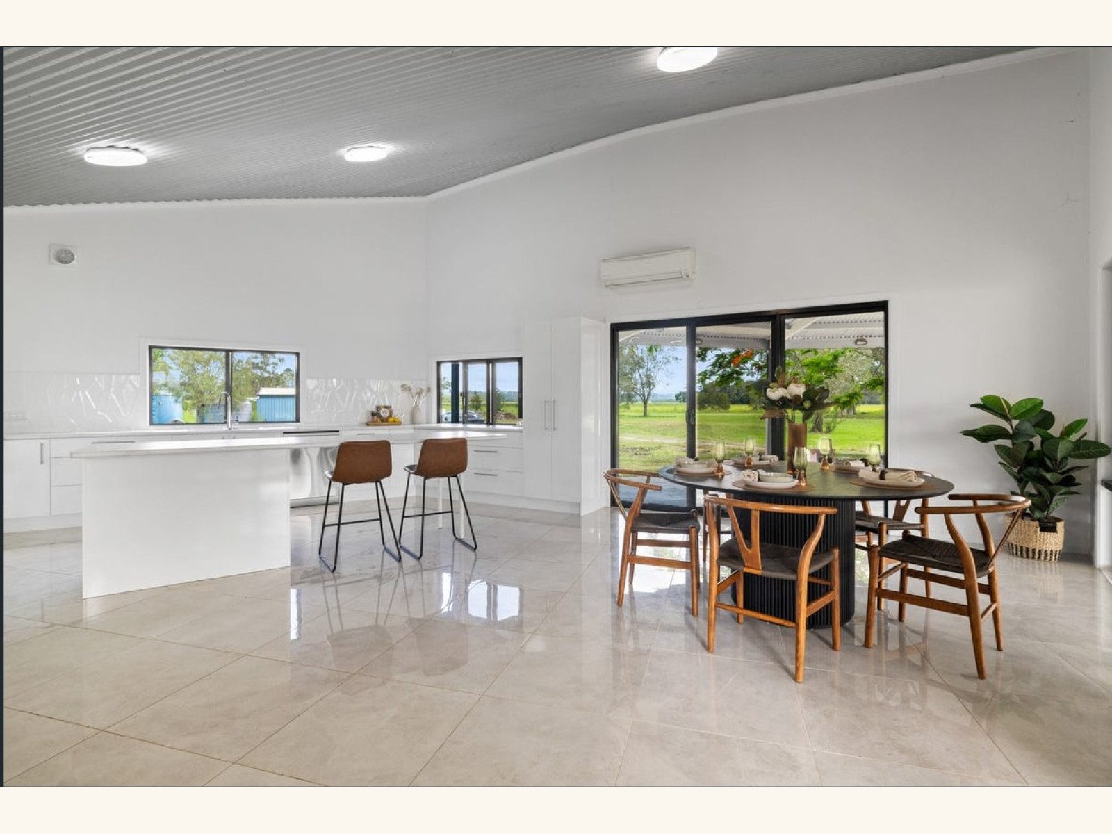 River Home — image 1